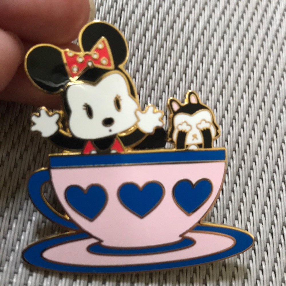 Minnie & Figaro in a teacup pin